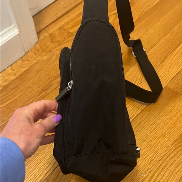 Biaggi On the Go Hobo and Zip Safe travel bag - Picture 5 of 11